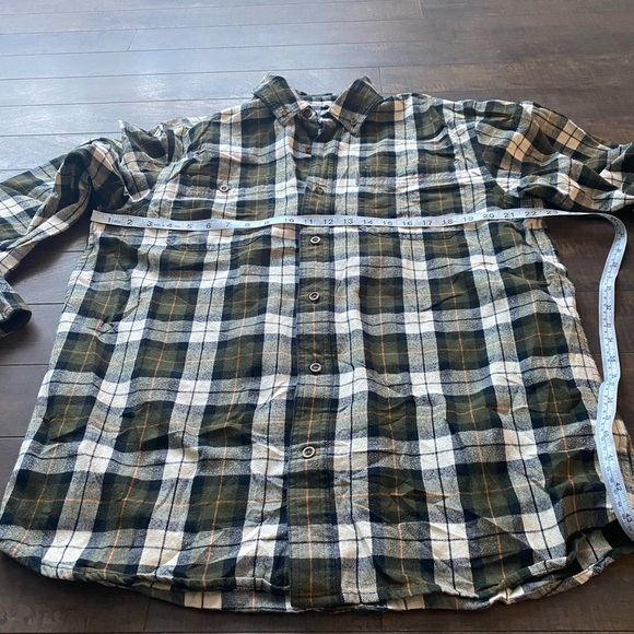 Carharrt plaid flannel button down - Picture 2 of 11